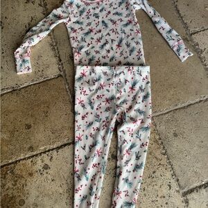 Laura Ashely Christmas baby girl toddler pajamas size 2t